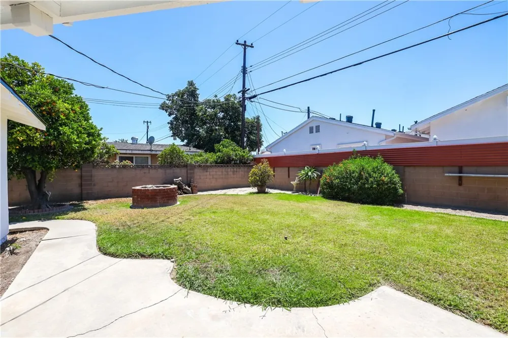 13871 Ward Garden Grove, CA 92843