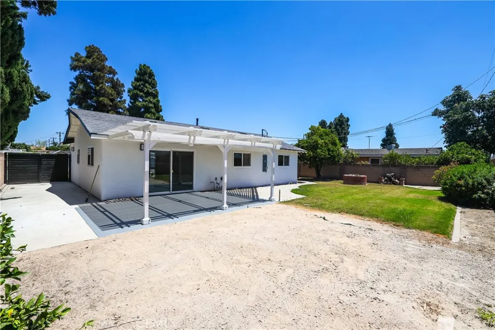 13871 Ward Garden Grove, CA 92843