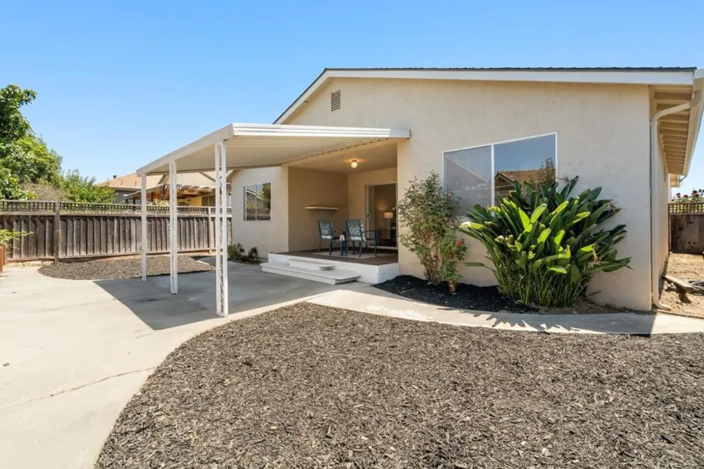 829 Almond Drive Watsonville, CA 95076