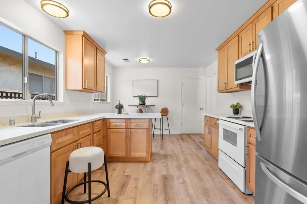 829 Almond Drive Watsonville, CA 95076