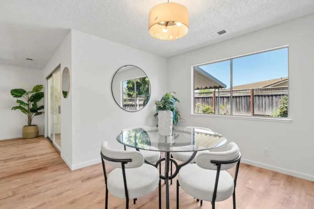 829 Almond Drive Watsonville, CA 95076