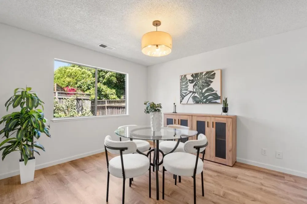829 Almond Drive Watsonville, CA 95076