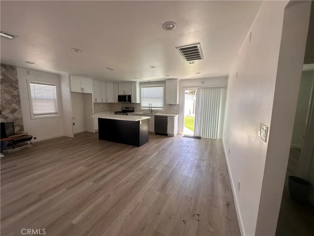 7312 Walnut Ave Paramount, CA 90723