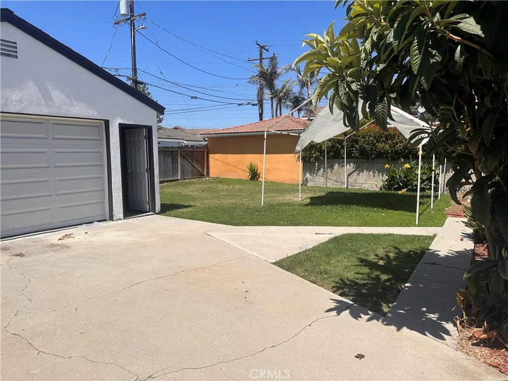 7312 Walnut Ave Paramount, CA 90723