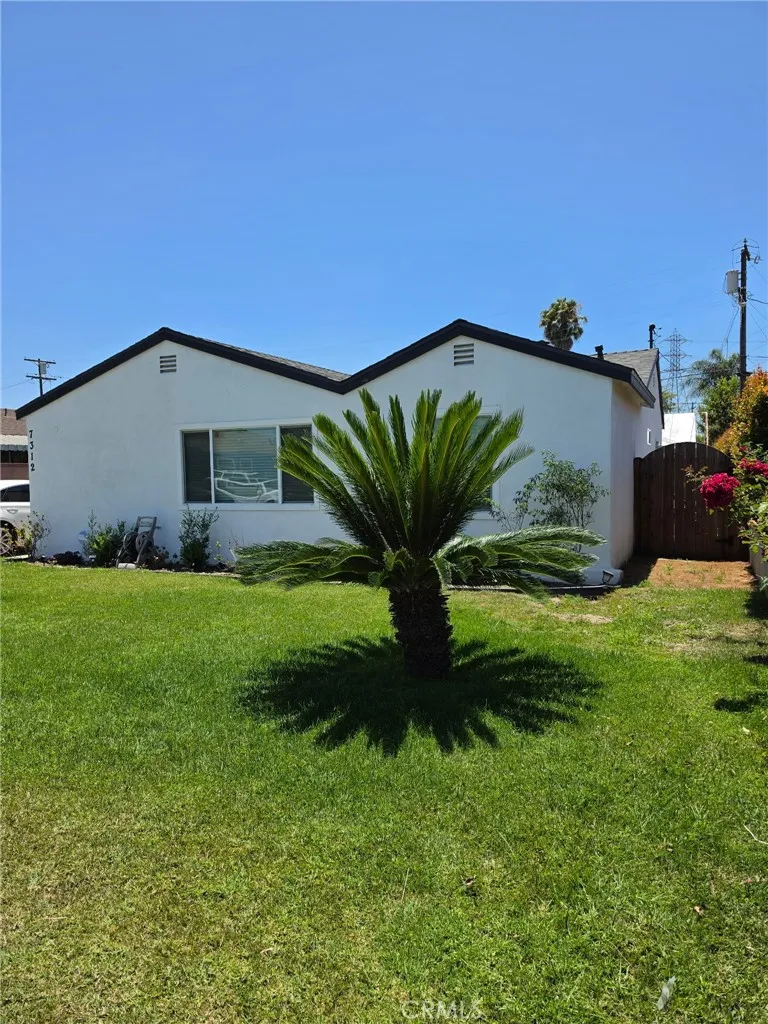 7312 Walnut Ave Paramount, CA 90723