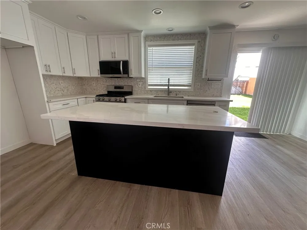 7312 Walnut Ave Paramount, CA 90723