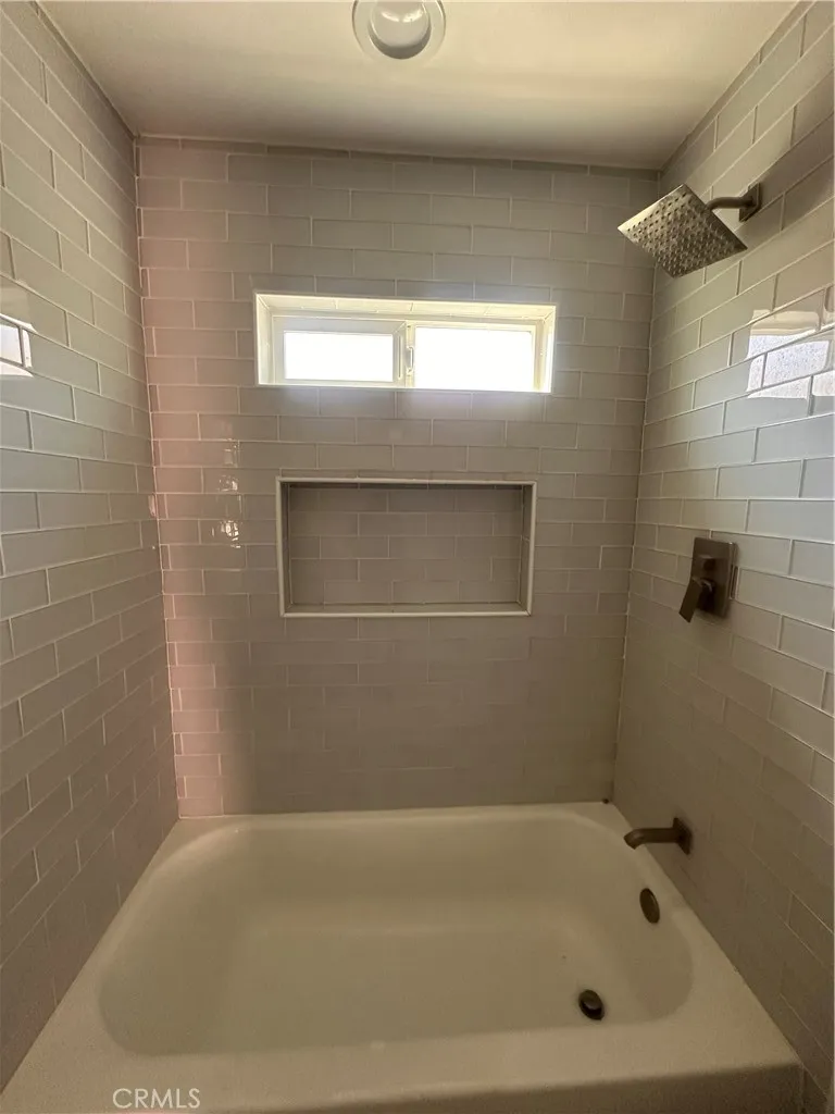 7312 Walnut Ave Paramount, CA 90723