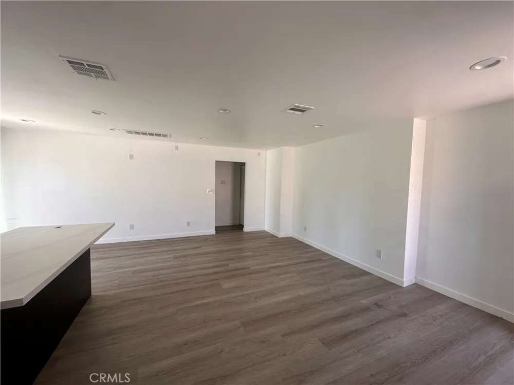 7312 Walnut Ave Paramount, CA 90723