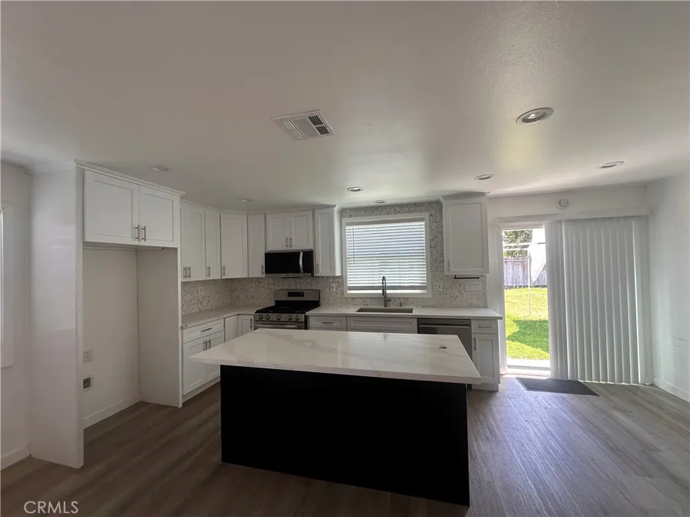 7312 Walnut Ave Paramount, CA 90723