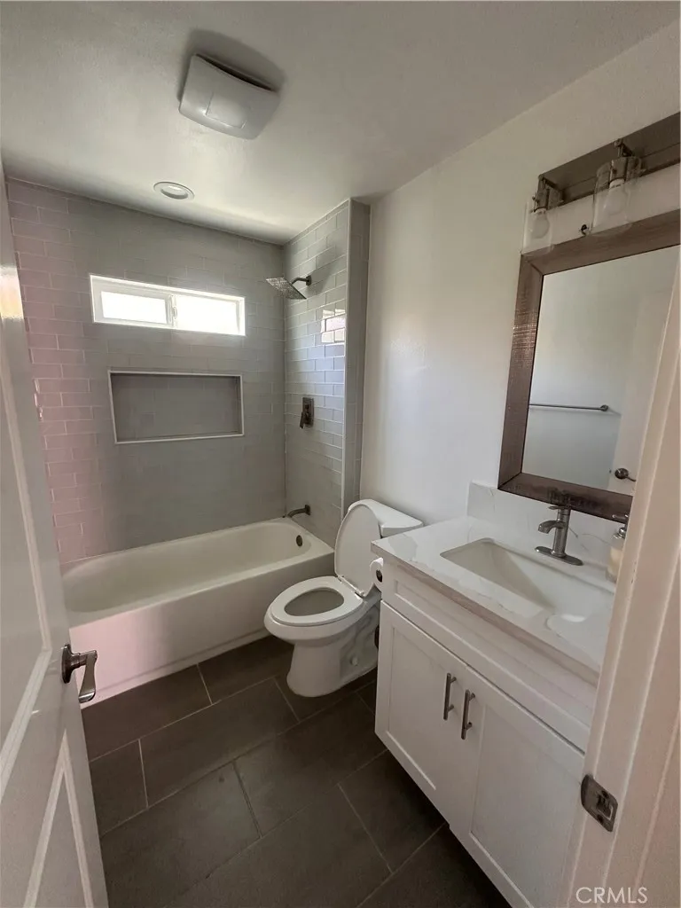 7312 Walnut Ave Paramount, CA 90723