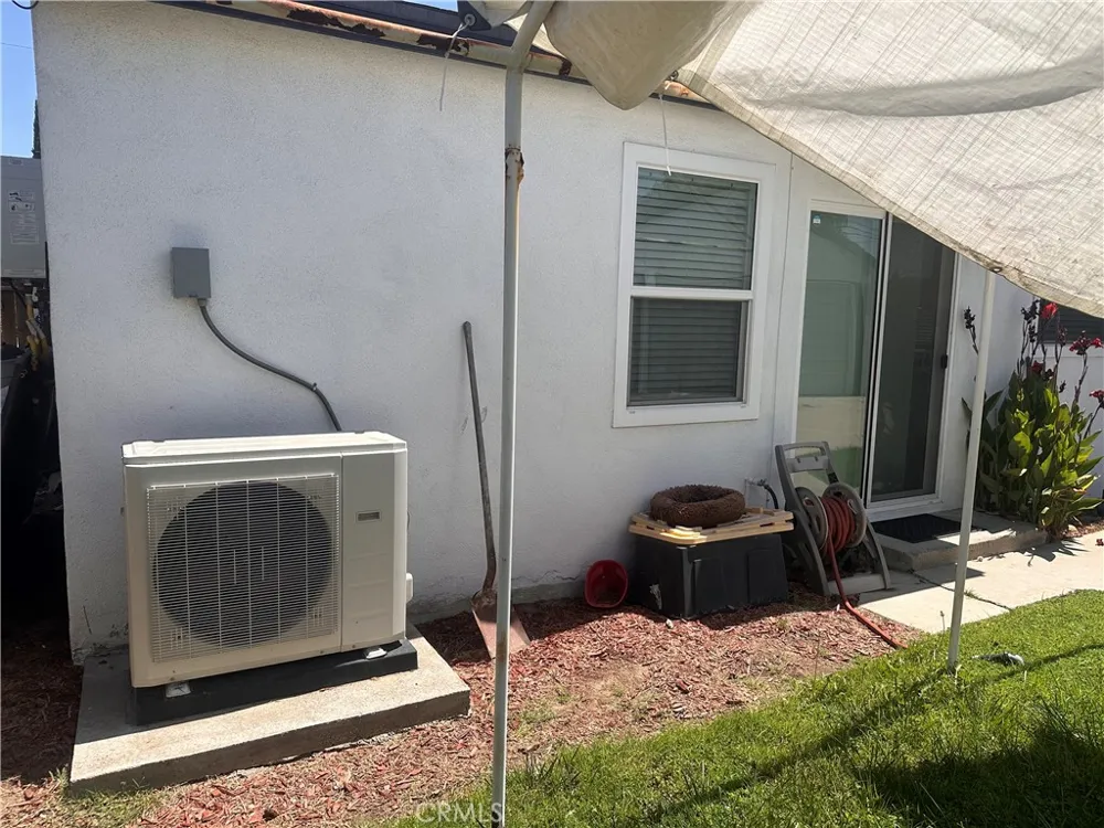 7312 Walnut Ave Paramount, CA 90723