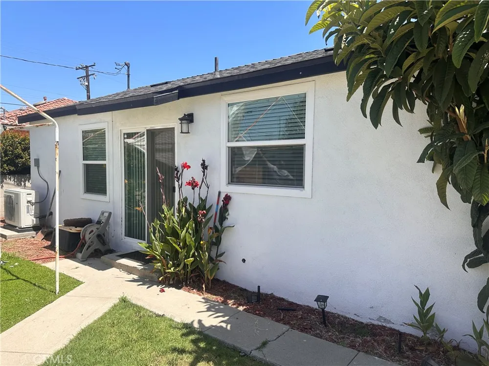 7312 Walnut Ave Paramount, CA 90723