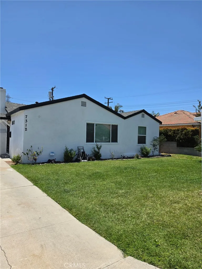 7312 Walnut Ave Paramount, CA 90723