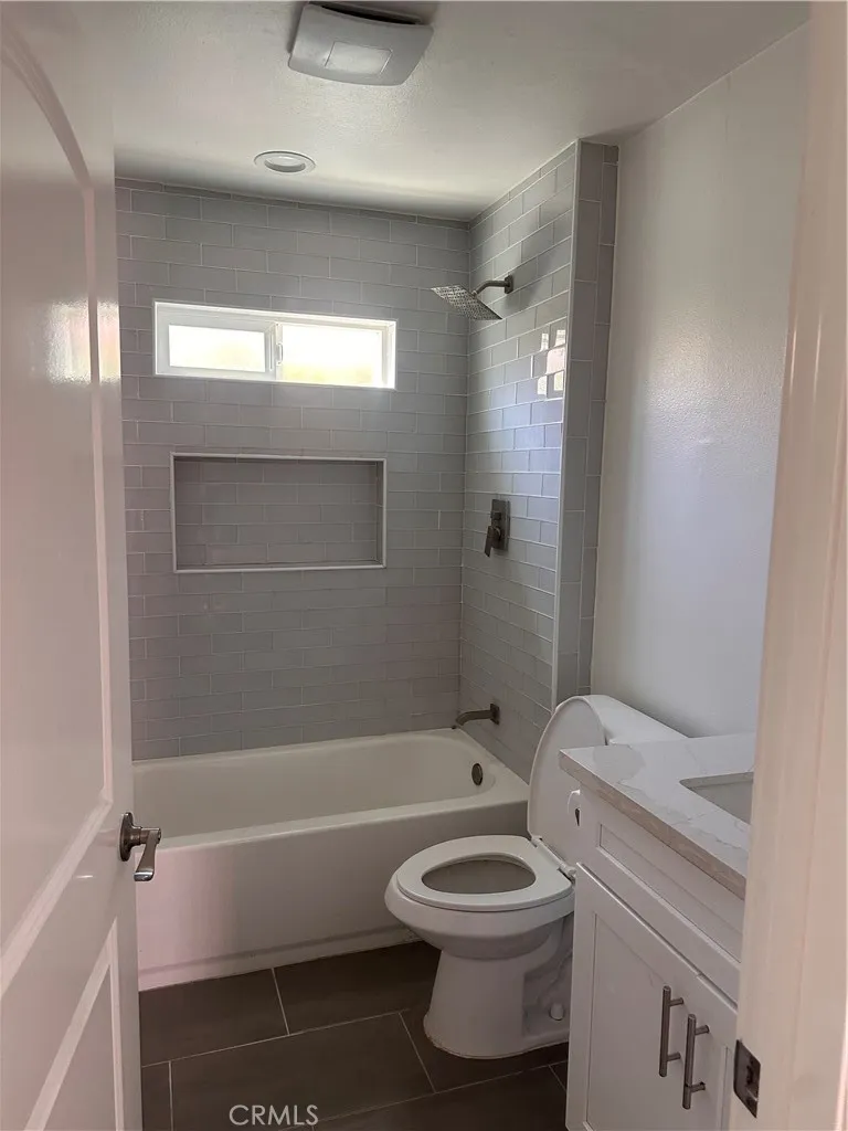 7312 Walnut Ave Paramount, CA 90723