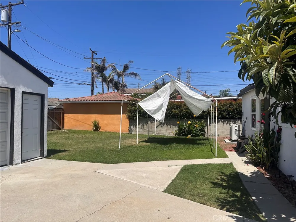 7312 Walnut Ave Paramount, CA 90723