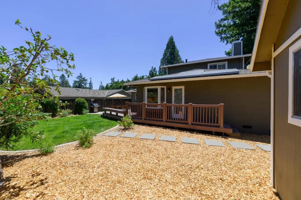 240 Bobs Lane Scotts Valley, CA 95066