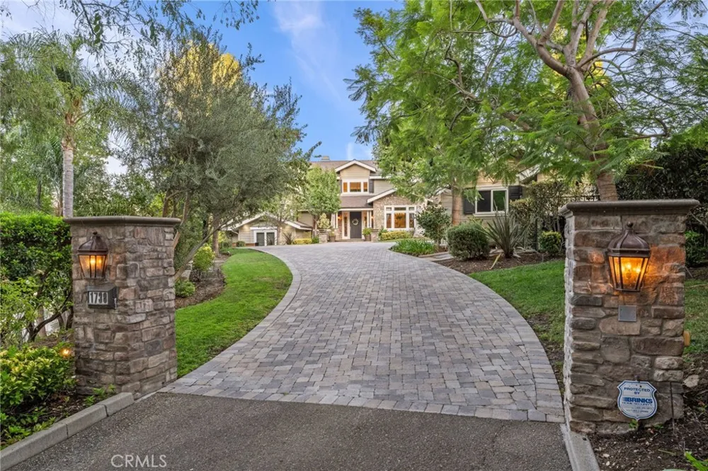 1738 Rocky Fullerton, CA 92831