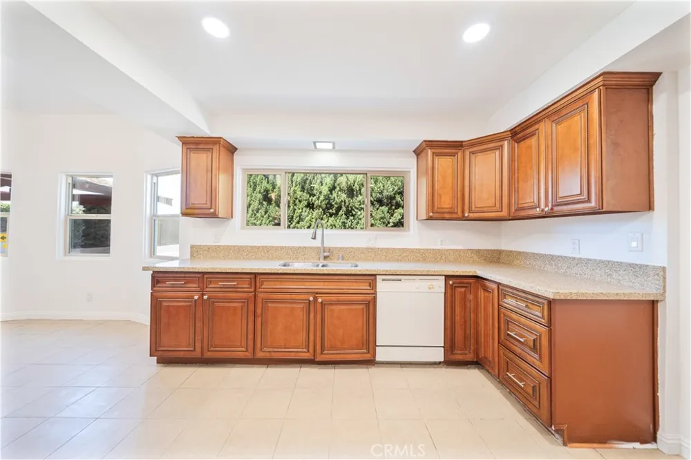 325 W Ramona Alhambra, CA 91803