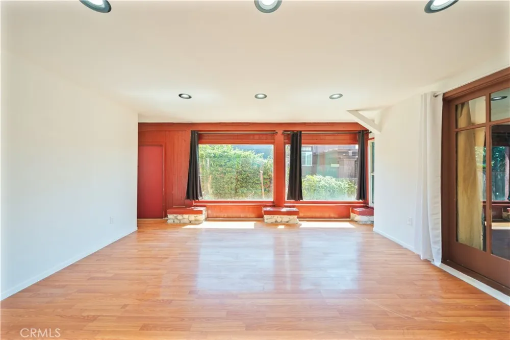 325 W Ramona Alhambra, CA 91803