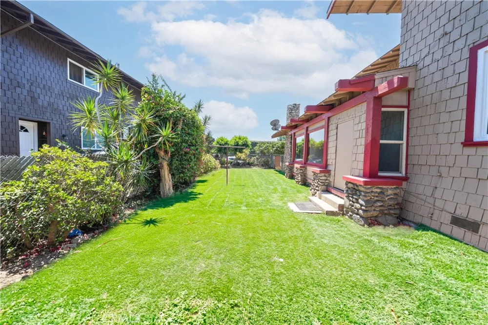 325 W Ramona Alhambra, CA 91803