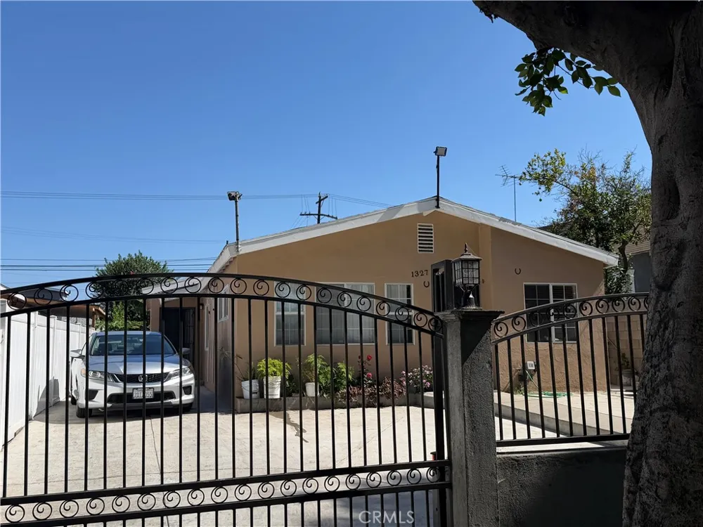 1329 E 56th Los Angeles, CA 90011