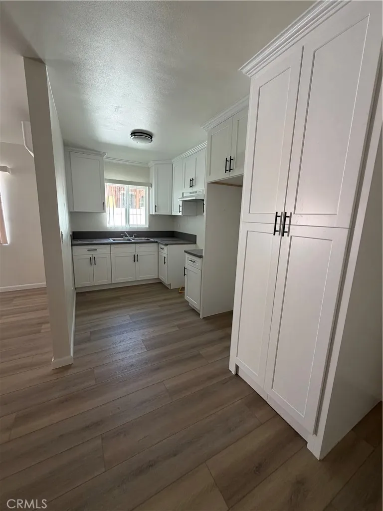 1329 E 56th Los Angeles, CA 90011