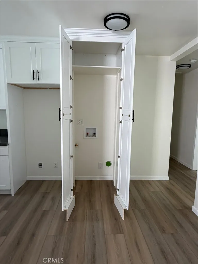 1329 E 56th Los Angeles, CA 90011