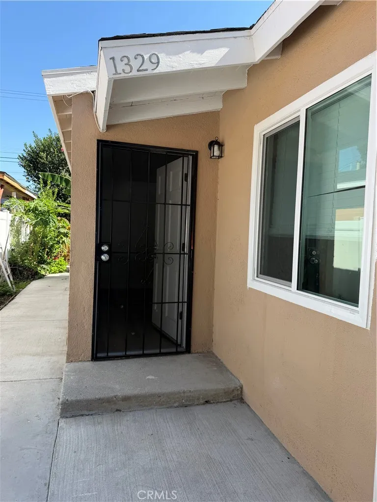 1329 E 56th Los Angeles, CA 90011