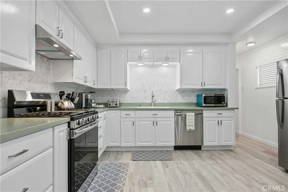 15059 Oro Grande Street Sylmar, CA 91342