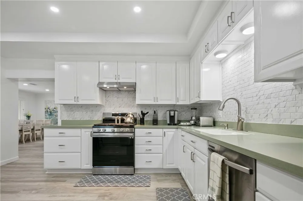 15059 Oro Grande Street Sylmar, CA 91342