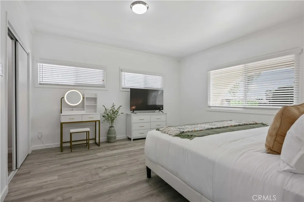 15059 Oro Grande Street Sylmar, CA 91342