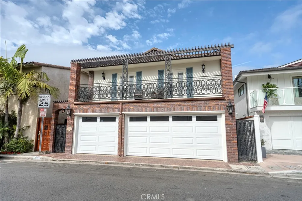 205 Via Lido Soud Newport Beach, CA 92663