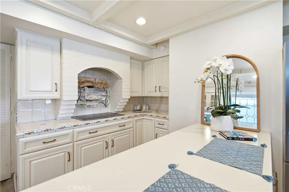 205 Via Lido Soud Newport Beach, CA 92663
