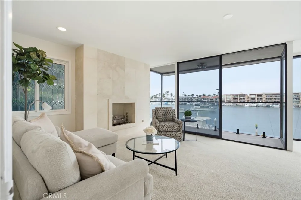 205 Via Lido Soud Newport Beach, CA 92663