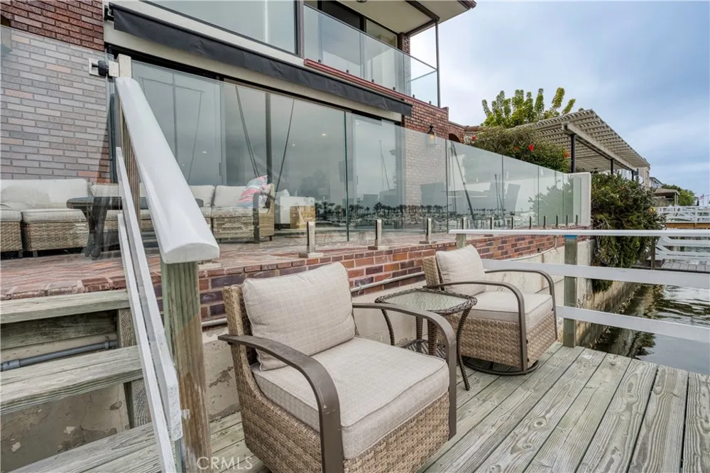 205 Via Lido Soud Newport Beach, CA 92663