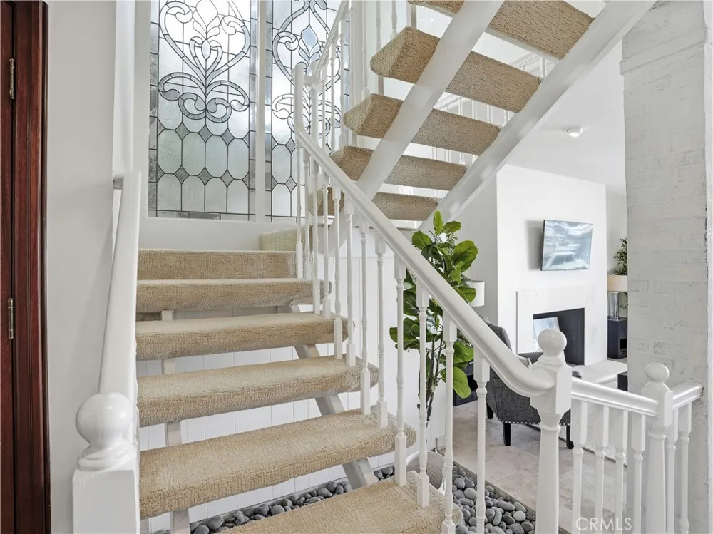 205 Via Lido Soud Newport Beach, CA 92663