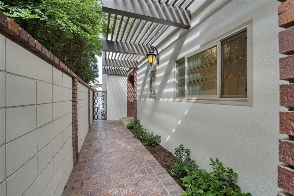 205 Via Lido Soud Newport Beach, CA 92663