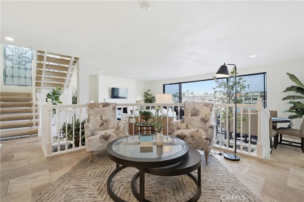 205 Via Lido Soud Newport Beach, CA 92663