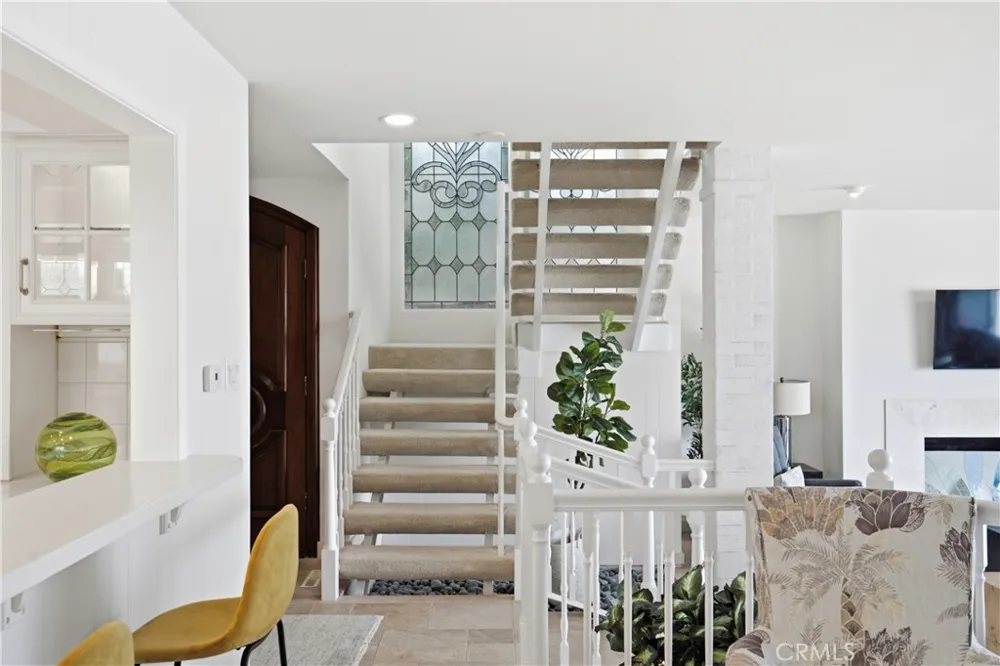 205 Via Lido Soud Newport Beach, CA 92663