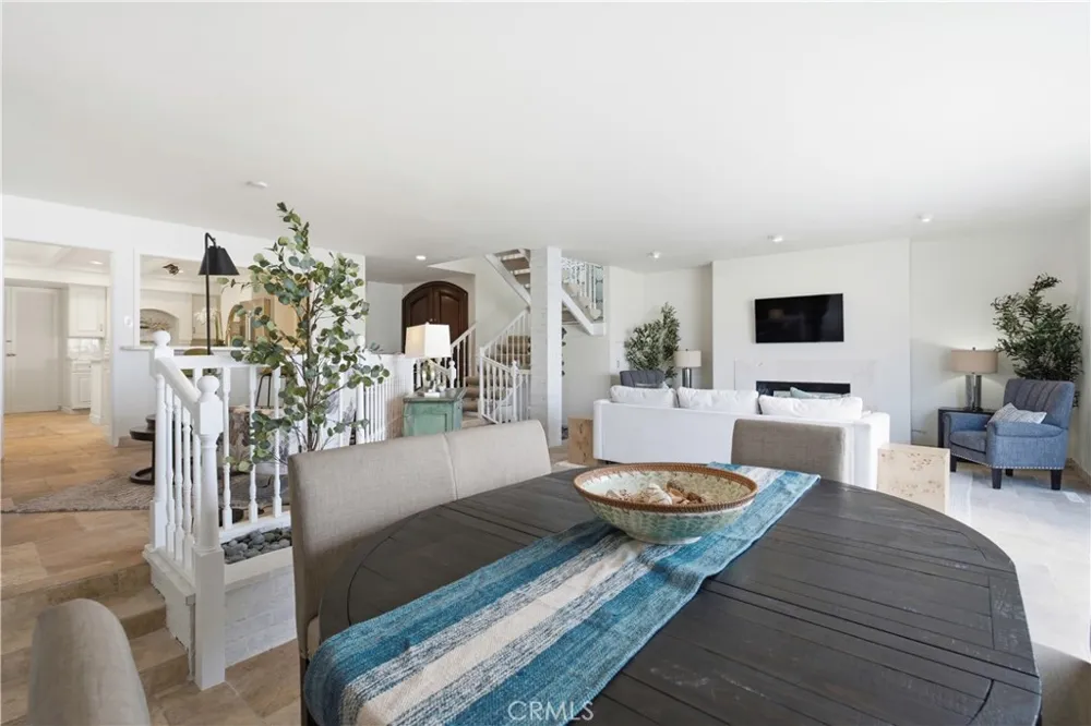 205 Via Lido Soud Newport Beach, CA 92663