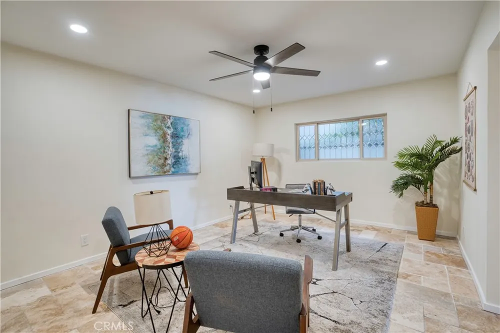 205 Via Lido Soud Newport Beach, CA 92663