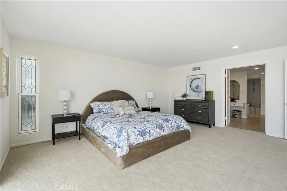 205 Via Lido Soud Newport Beach, CA 92663
