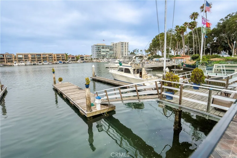 205 Via Lido Soud Newport Beach, CA 92663