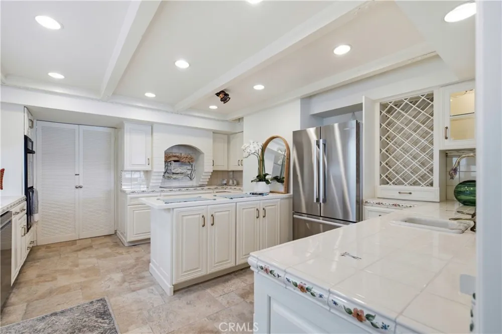 205 Via Lido Soud Newport Beach, CA 92663