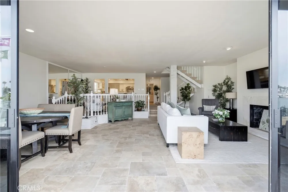205 Via Lido Soud Newport Beach, CA 92663