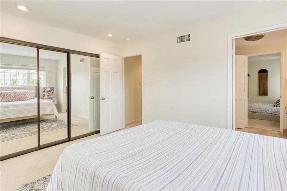 205 Via Lido Soud Newport Beach, CA 92663