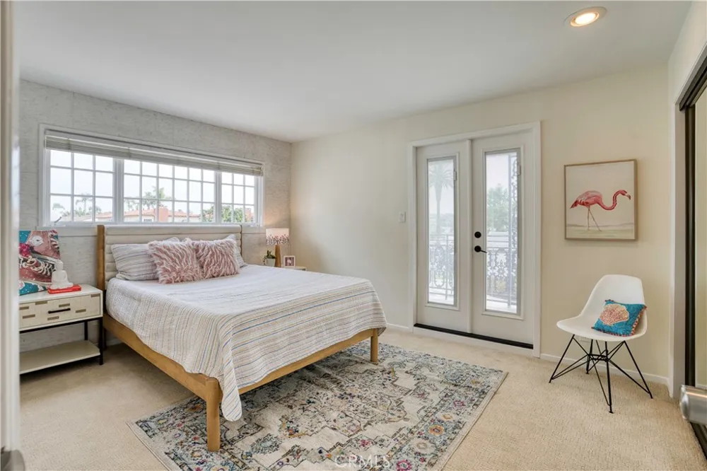 205 Via Lido Soud Newport Beach, CA 92663