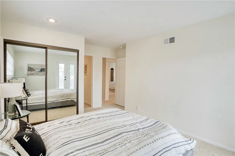 205 Via Lido Soud Newport Beach, CA 92663