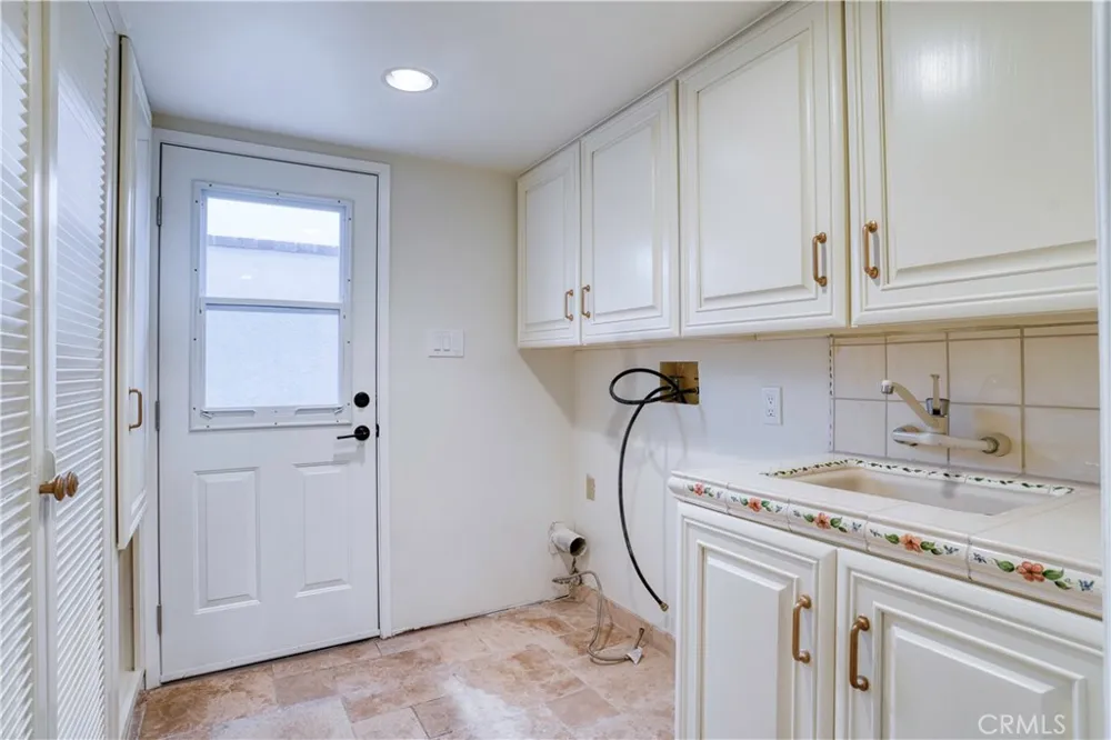 205 Via Lido Soud Newport Beach, CA 92663
