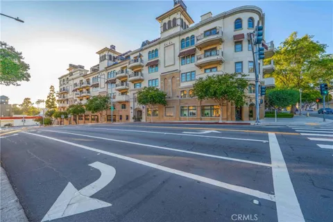 155 Cordova #204